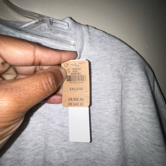 Victoria Secret LongSleeve Crew Neck TShirt - Picture 2 of 2